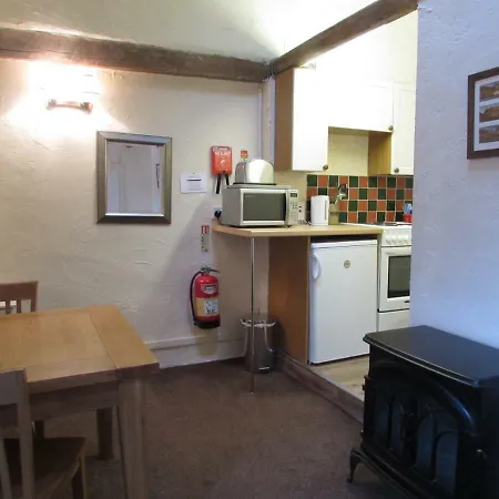 Old Farm Mews Studio Daire